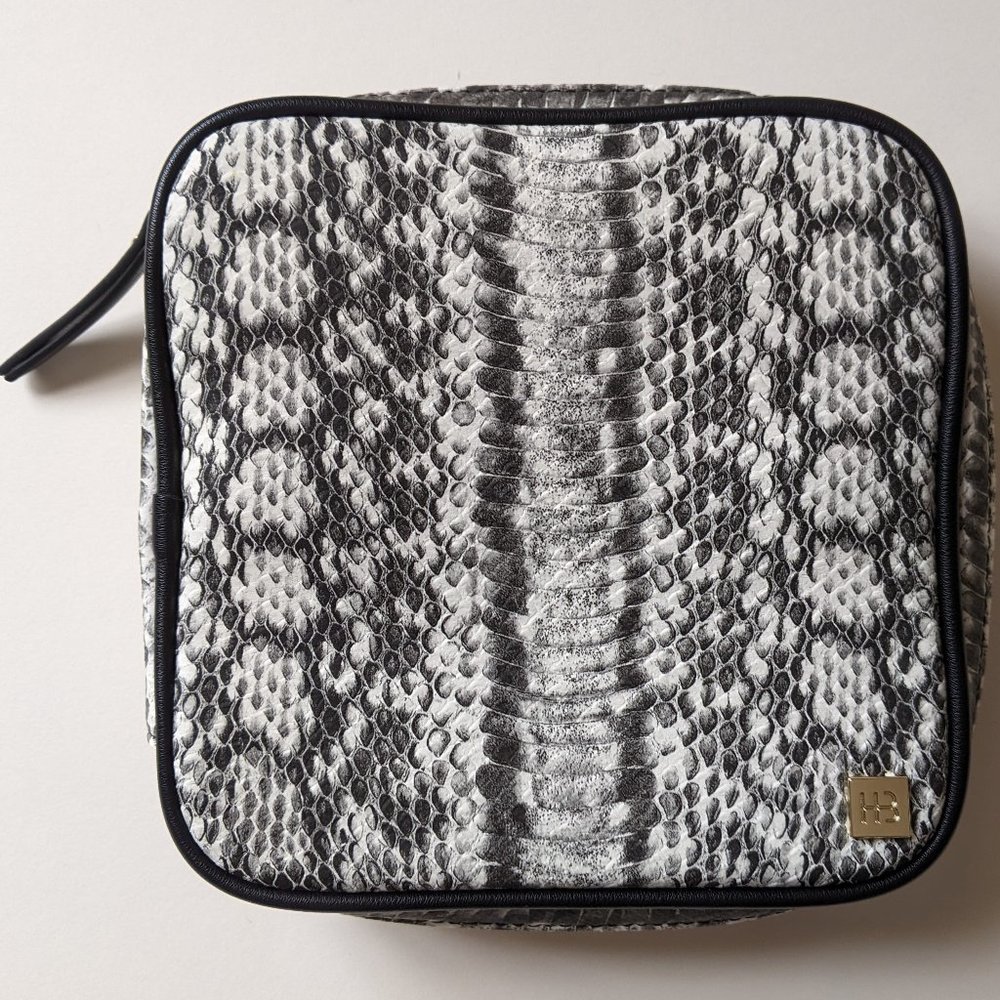 Hudson + Bleecker Travel-Friendly Jewelry Case